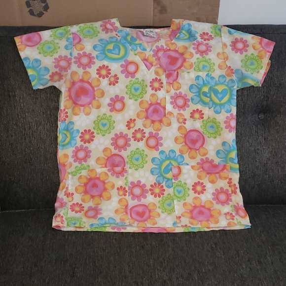 Just Love Tops - ♥️♥️PRE-LOVED FLOWER SCRUBS TOP♥️♥️